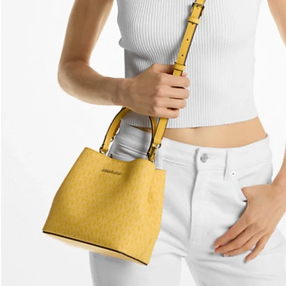 Michael Kors - Pratt small yellow Handbag - Picture 3 of 3